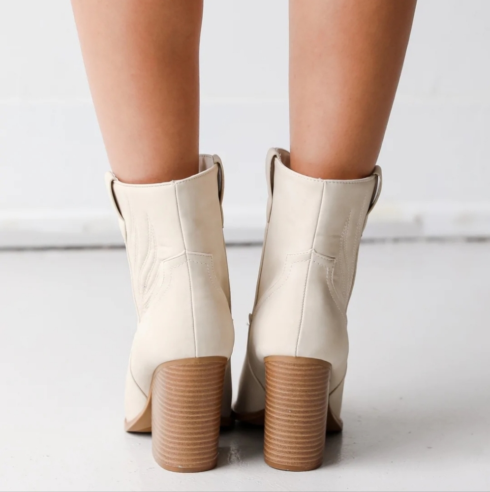 New Beige Distressed Western Cowboy Block Heel Ankle Booties Boots - Picture 4 of 7